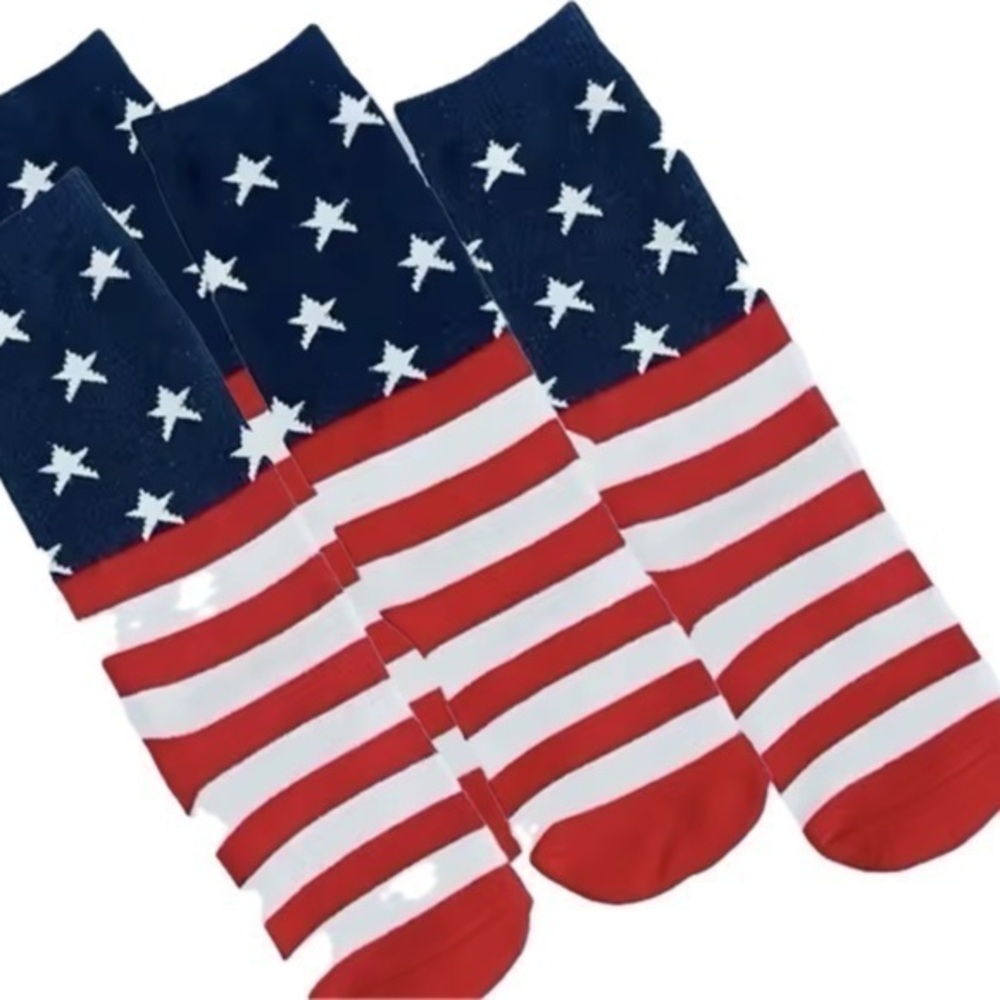 New lot of 4 American flag socks size 0-1 year